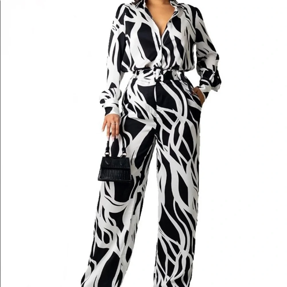 Runway Black 2-Piece: Small-XL - Picture 1 of 9